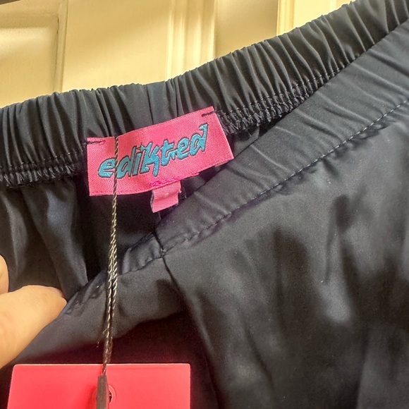 Edikted Black Pants with Elastic Waist - Picture 5 of 6